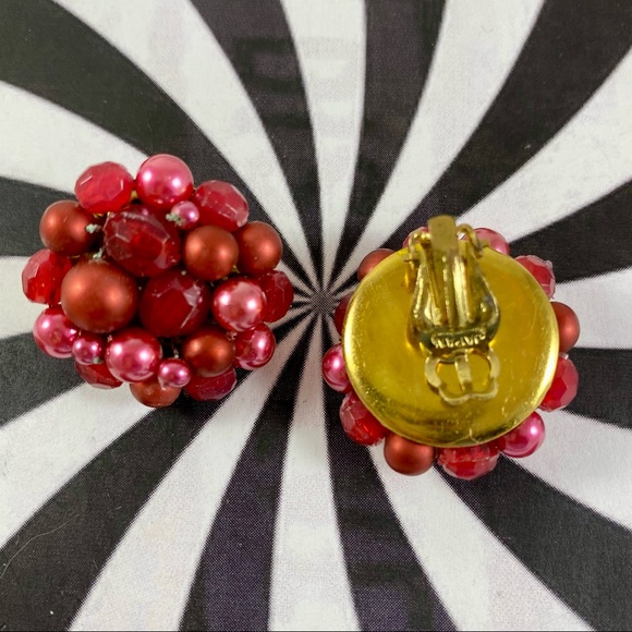 Super cool multi bead cluster clip earrings 1960’s - Picture 4 of 4